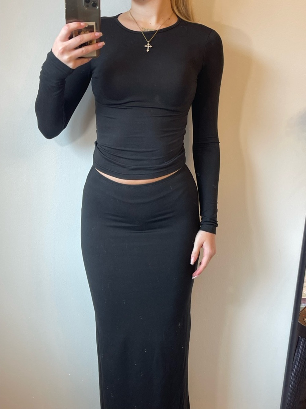 Classic Black Maxi Skirt - Sleek High-Waist Silhouette